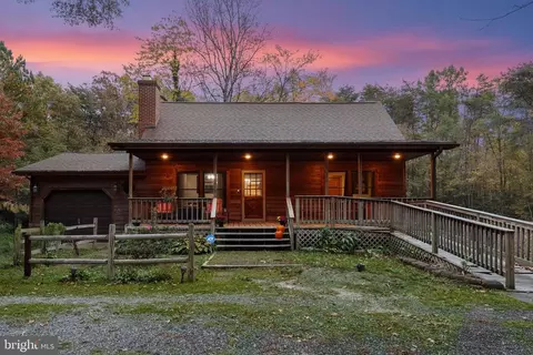 8323 Arlene Acres Dr, Fredericksburg, VA 22408
