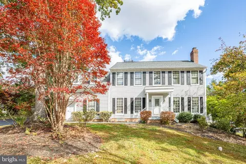 11801 Gardenia Dr, Fredericksburg, VA 22407