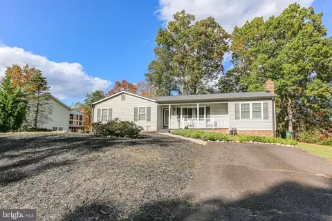 223 Wyatt Dr, Fredericksburg, VA 22407