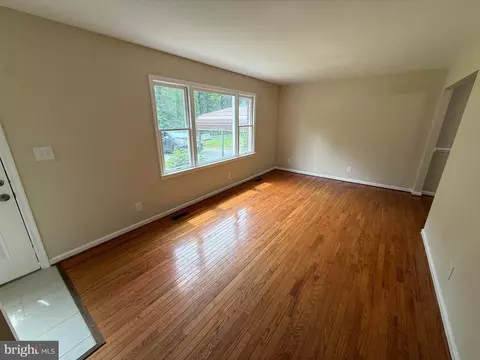 129 Durham Dr, Fredericksburg, VA 22407