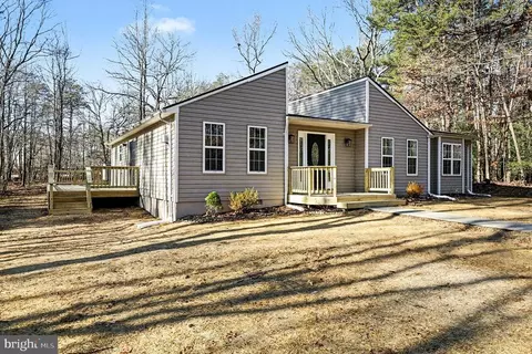 8610 Flippo Dr, Fredericksburg, VA 22408