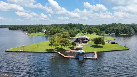 11200 Emery Ln, Bumpass, VA 23024