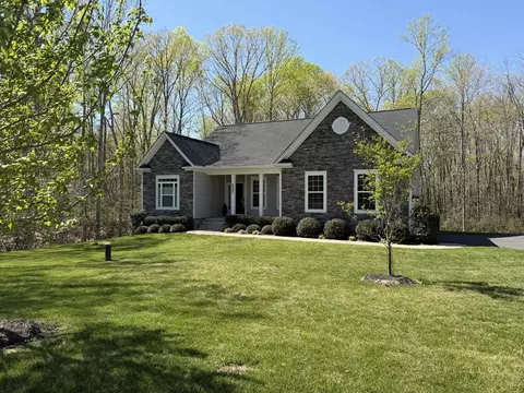 8005 Ashford Dr, Fredericksburg, VA 22407