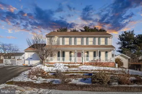 105 Chinaberry Dr, Fredericksburg, VA 22407