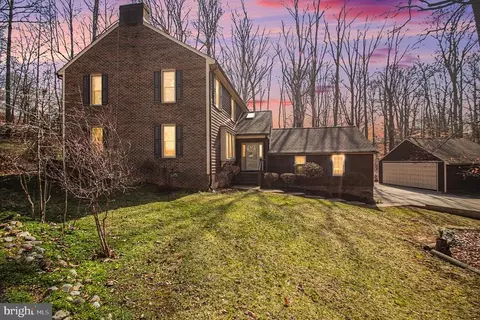 1423 Candlewood St, Fredericksburg, VA 22407