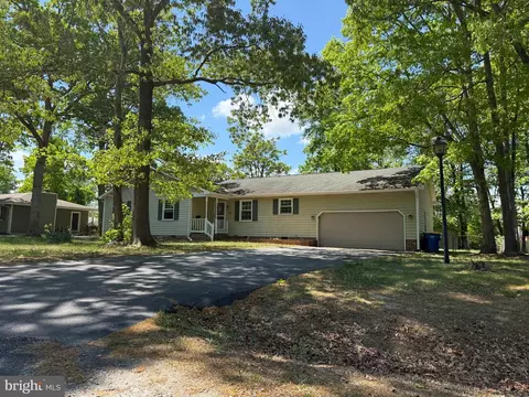 10800 Woodland Dr, Fredericksburg, VA 22407