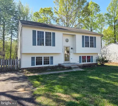 11913 Hunting Ridge Dr, Fredericksburg, VA 22407