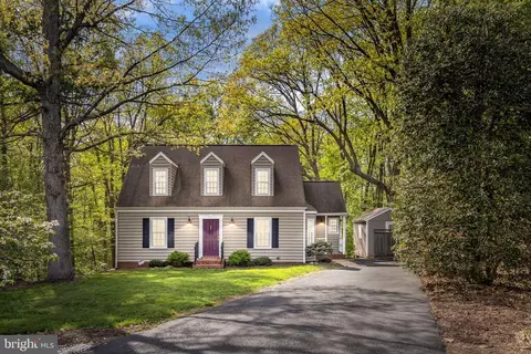 4406 Hilltop Ct, Fredericksburg, VA 22408
