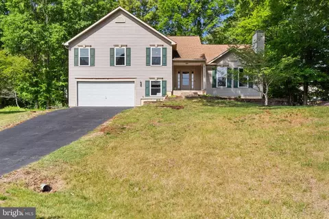 11704 Exeter Ct, Fredericksburg, VA 22408