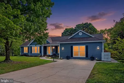 5118 Signal Corps Dr, Fredericksburg, VA 22408