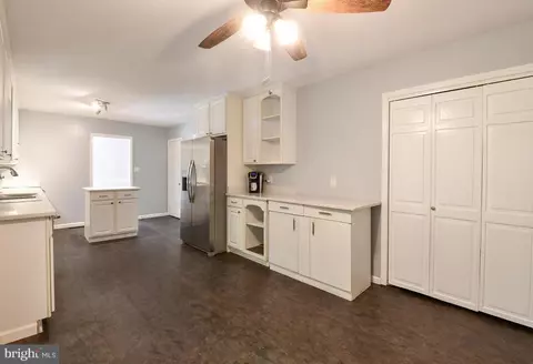 Entry Way - 9624 Sutters, Partlow, VA 22534 photo 4 of 6