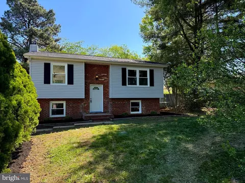 2128 Hamway Dr, Fredericksburg, VA 22407