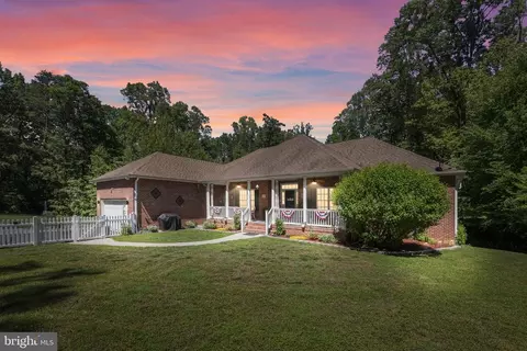 2395 Pinecrest Ln, Fredericksburg, VA 22408