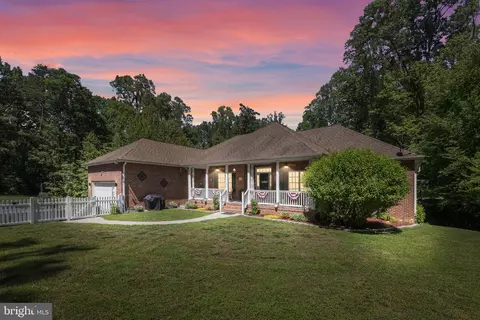 2395 Pinecrest Ln, Fredericksburg, VA 22408