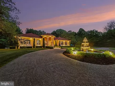 11227 N Club Dr N, Fredericksburg, VA 22408