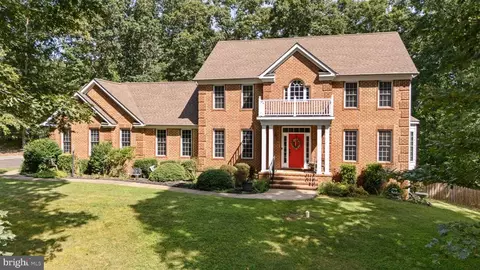 8801 General Couchs Ct, Fredericksburg, VA 22407