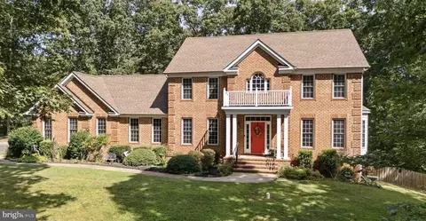8801 General Couchs Ct, Fredericksburg, VA 22407