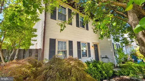 5215 Daffodil Dr, Fredericksburg, VA 22407