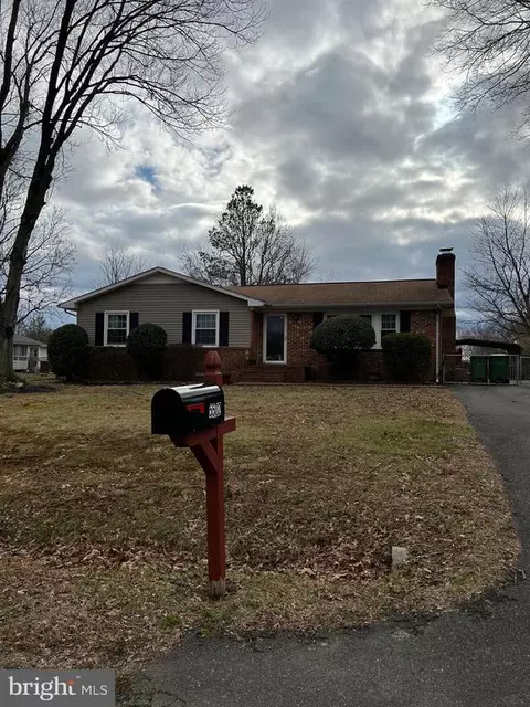 5502 Larch St, Fredericksburg, VA 22407