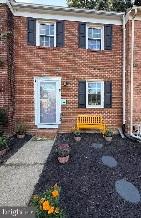 5 Bentley Ct, Fredericksburg, VA 22408