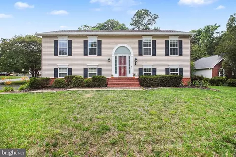 11700 Woodland View Dr, Fredericksburg, VA 22407