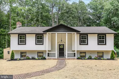 211 Hardwood Ln, Fredericksburg, VA 22408