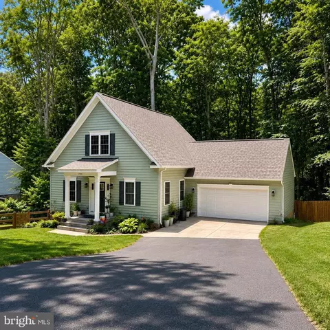 1504 Candlewood St, Fredericksburg, VA 22407