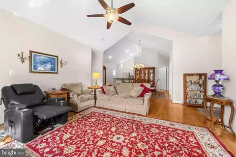 6233 Autumn Leaf Dr, Fredericksburg, VA 22407