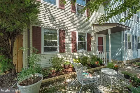 5116 Pecan Dr, Fredericksburg, VA 22407