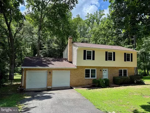 6024 Battlefield Green Dr, Fredericksburg, VA 22407