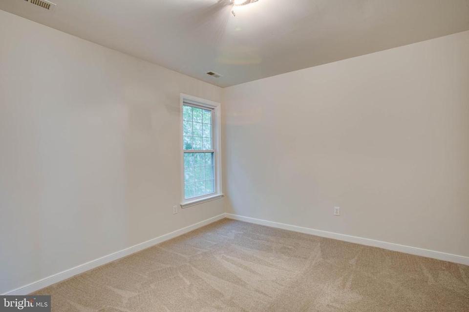  10106 Colechester St, Fredericksburg, VA 22408 photo 3