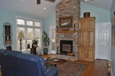 205 Windtree Ct, Moneta, VA 24121 photo 5