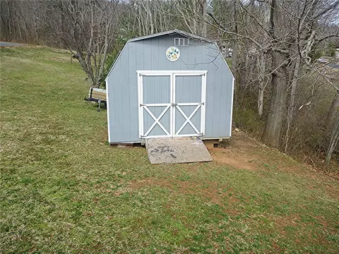 464 2nd St, Buchanan, VA 24066 photo 2