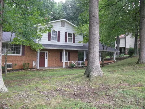 2002 Springfield Dr, Roanoke, VA 24012 photo 1