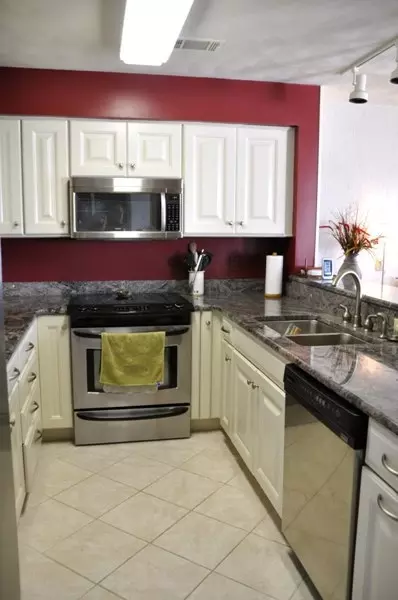411 Marina Bay Dr #303, Penhook, VA 24137 photo 7