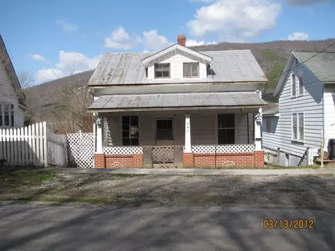 327 Boyd St, Buchanan, VA 24066 photo 1