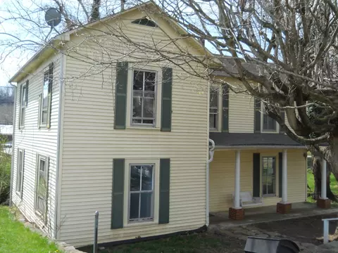 41 2nd St, Eagle Rock, VA 24085 photo 2