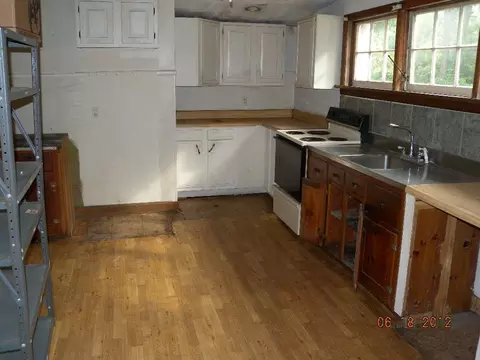 3952 Carson Rd, Roanoke, VA 24012 photo 2