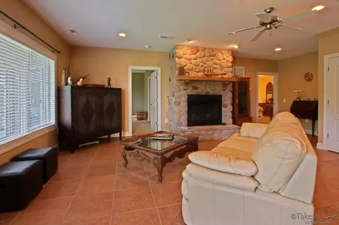 910 Back Nine Dr, Moneta, VA 24121 photo 32