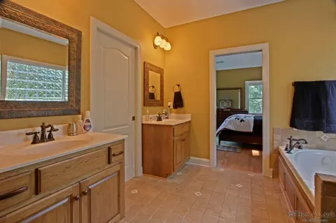 910 Back Nine Dr, Moneta, VA 24121 photo 16