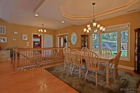 910 Back Nine Dr, Moneta, VA 24121 photo 2