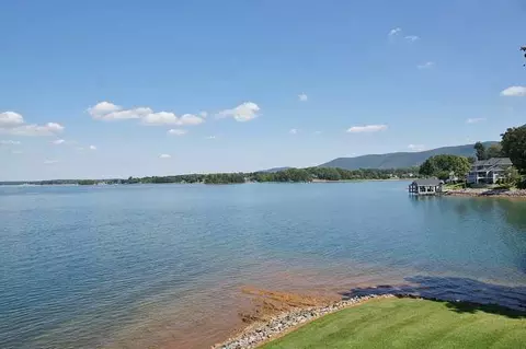 560 Silver Tee Dr, Penhook, VA 24137 photo 33