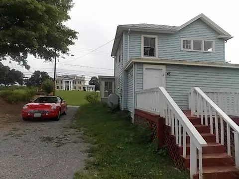 809 E Main St, Bedford, VA 24523 photo 4