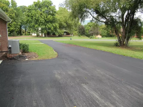 2945 Green Hill Dr, Salem, VA 24153 photo 2