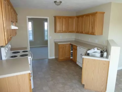 208 Eugene Dr NW, Roanoke, VA 24017 photo 4