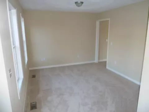 208 Eugene Dr NW, Roanoke, VA 24017 photo 2