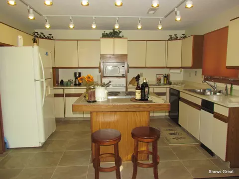 1069 Meador Rd, Goodview, VA 24095 photo 9
