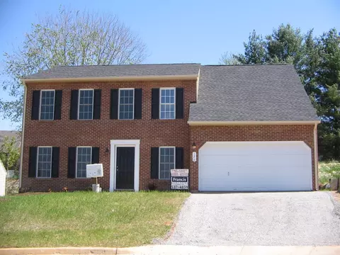 1237 Forest Edge Dr, Forest, VA 24551 photo 1