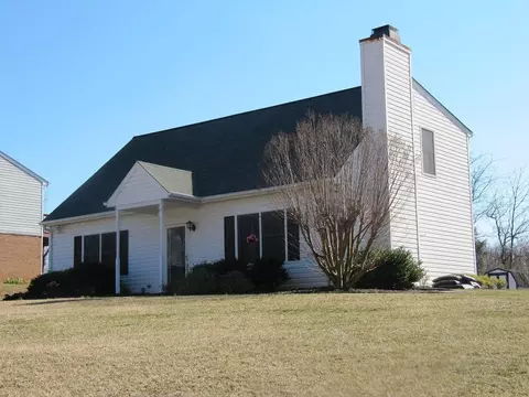 210 Cresthaven Ter, Evington, VA 24550 photo 1