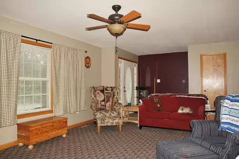 4906 Stanley Farm Rd, Salem, VA 24153 photo 4